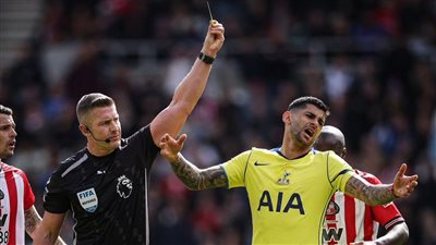 توتنهام يسقط أمام سندرلاند في موقعة الدوري الإنجليزي