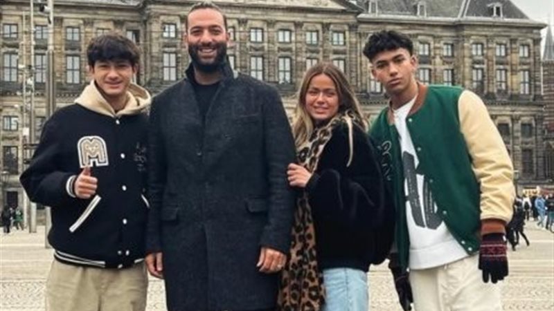 ميدو وأسرته 