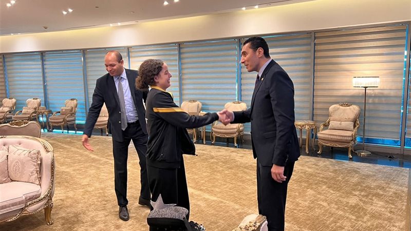 وزير الشباب والرياضة مع هنا جودة