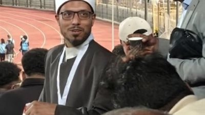 المتحدث باسم الأوقاف: لا صفة وظيفية للشخص الذي ظهر بالزي الأزهري بمدرجات الزمالك