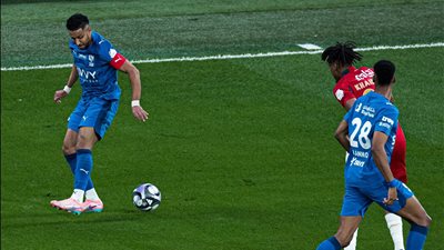 الهلال يحقق فوزا صعبا على ضمك 1-0 في الدوري السعودي