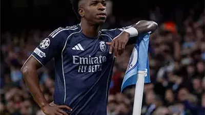 فينيسيوس يحسم موقفه من تجديد عقده مع ريال مدريد