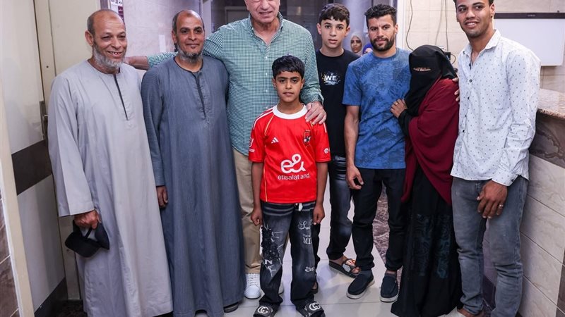 زيارة الخطيب للمشجع الأهلاوي