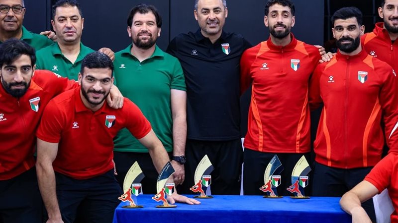 منتخب فلسطين يكرم