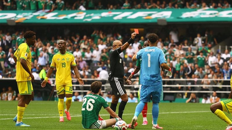 مباراة جنوب إفريقيا والمكسيك