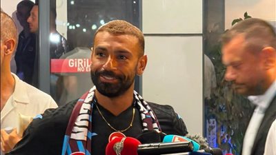 محمد صلاح يقدم وعدا لجماهير طرابزون سبور وشعور بارتداء القميص العنابي 