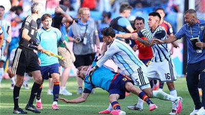 بعد إيقافه 10 مباريات.. باريديس يهاجم فيفا بسبب عقوبة نهائي كأس العالم